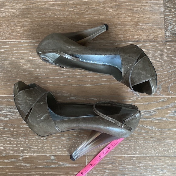 BCBGirls Peep Toe Platform Pump | 9M - Picture 5 of 6